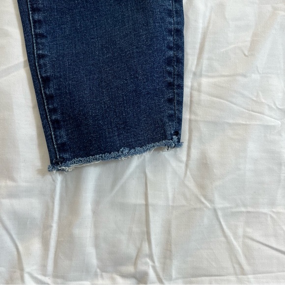 Good American Good Legs Raw Hem Jeans 8/29 - Picture 6 of 12